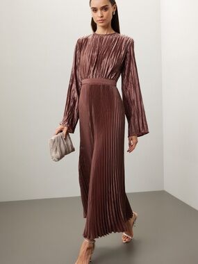 L'Idee | Dresses | Lidee Renaissance Halter Sideslit Pleated Maxi Dress | Poshmark L'Idee | Dresses | Lidee Renaissance Halter Sideslit Pleated Maxi Dress | Poshmark